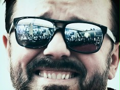 Ricky Gervais pogoni psa-samuraja