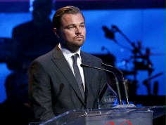 DiCaprio i Maguire wyślą szpieg&oacute;w na Kubę