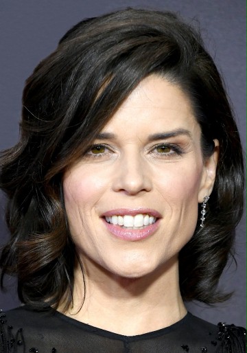 Neve Campbell / Maggie McPherson
