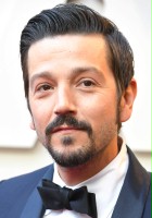 Diego Luna / Enrique Cruz