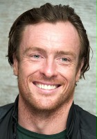 Toby Stephens / Kapitan Flint