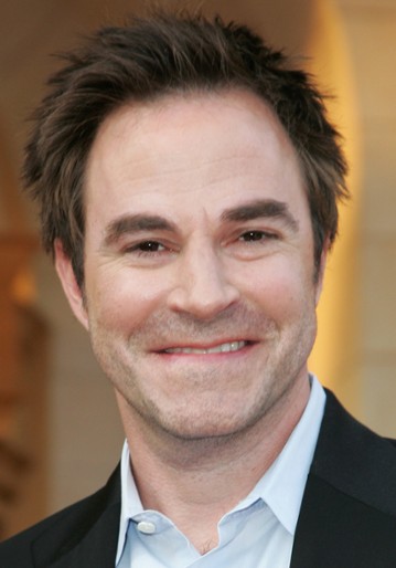 Roger Bart / Ethan Kendrick, agent urzedu skarbowego