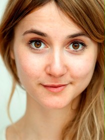 Julia Akkermans / Marie