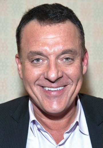 Tom Sizemore / Hugh Meachum