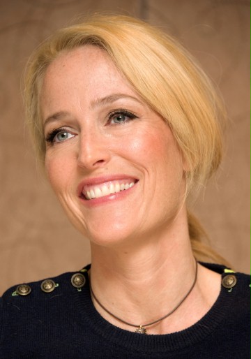 Gillian Anderson / Jean Milburn