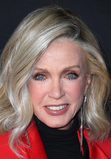 Donna Mills / Layla Laughlin