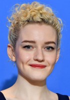 Julia Garner