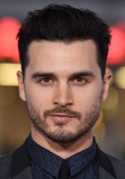 Michael Malarkey / Książę Maxon