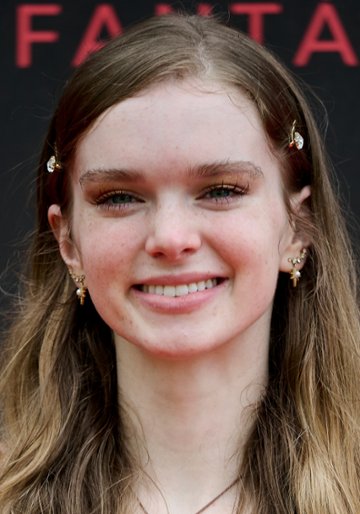 Summer H. Howell / Carrie White