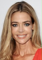 Denise Richards / Johana