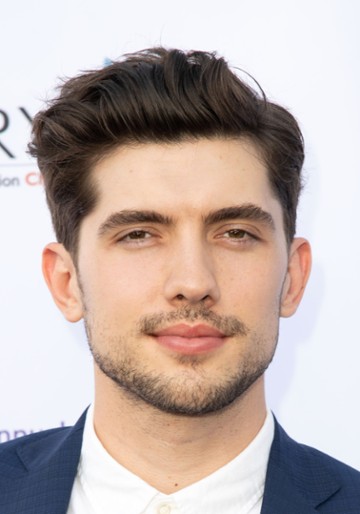 Carter Jenkins / Rainer Devon / Noah