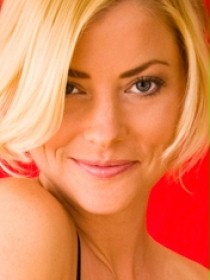 Amy Lalonde / Chloe