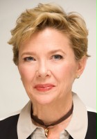 Annette Bening / Najwyższa Inteligencja / Dr Wendy Lawson