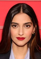 Sonam Kapoor / Simran Sharma