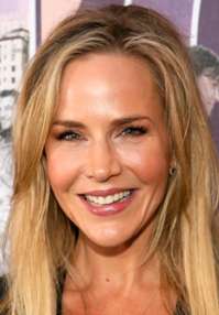 Julie Benz 