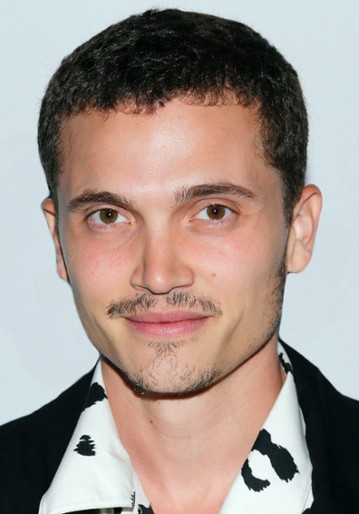 Karl Glusman / Sergei