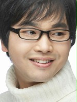 Hyeon-ho Lee / Przystojny chłopak pracujący dorywczo