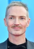 Dan Gillespie Sells / 