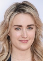 Ashley Johnson / Gwen Tennyson / Obca matka / Obca dziewczynka / Cicely / Panan Smoothy