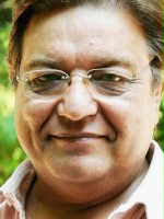 Anil Nagrath / Bhagwat, asystent Sonii