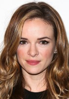 Danielle Panabaker / Shae