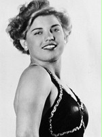Mae Young / 