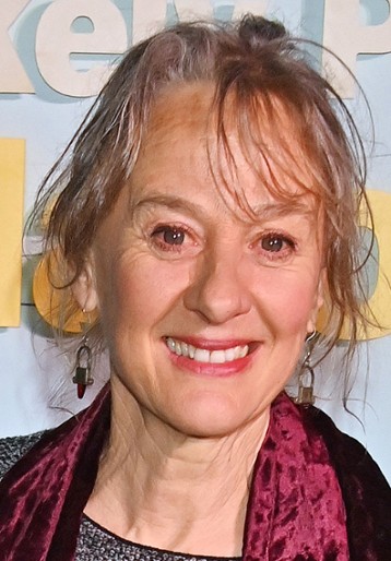 Niamh Cusack / Valerie Saintclair