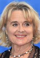 Sin&eacute;ad Cusack