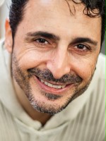 Suat Karausta 
