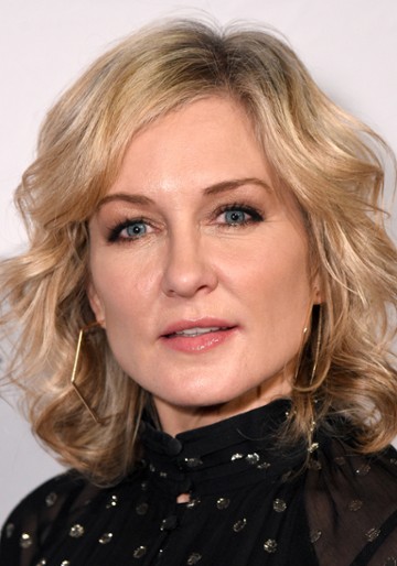 Amy Carlson / Jackie Ward