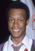 Kevin Peter Hall / Obcy