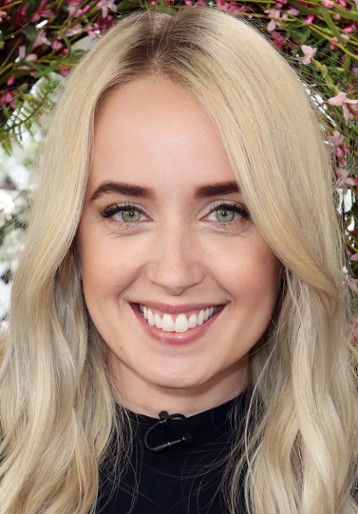 Megan Park / Sara