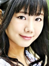 Kaede Yuasa / Uczennica / Dziewczyna