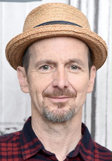 Denis O'Hare / Dr Andrew Hill