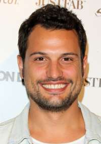 Roberto Urbina 