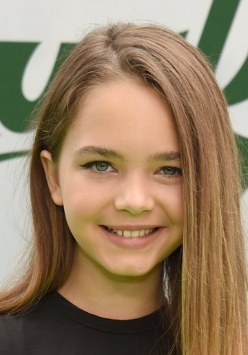 Ryan Kiera Armstrong / Fern