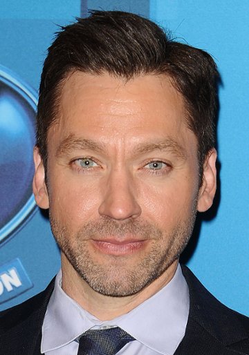 Michael Weston / Frank Briggs Junior