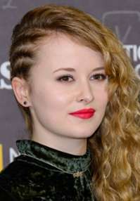 Shannon Tarbet 