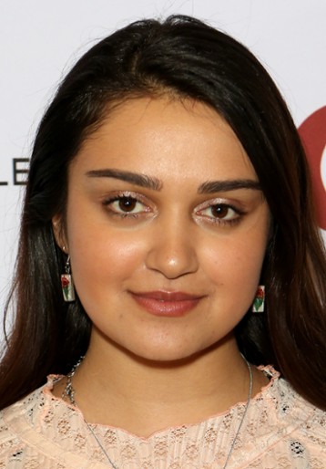 Ariela Barer / Mel