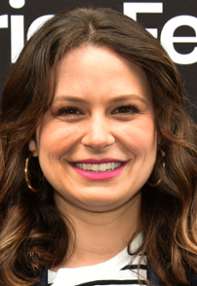 Katie Lowes 