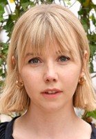 Lauren Lyle / Julie