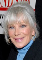 Linda Evans / Elsa Lang