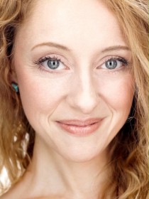 Angela Cristantello / Kobieta / Sekretarka