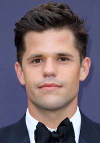 Charlie Carver 