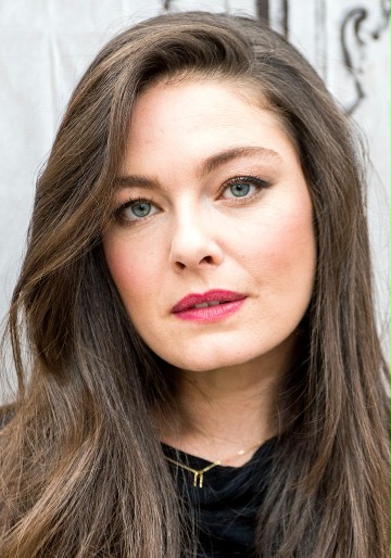 Alexa Davalos / Juliana Crain