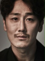 Jin-young Yoon / Szef delfinarium