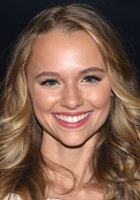 Madison Iseman / Sarah