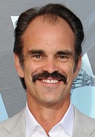 Steven Ogg / Howard