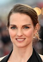 Adèle Simphal / Elsa