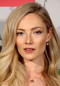 Clara Paget 